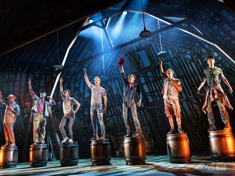 The Cast of The North American Tour of SHUCKED