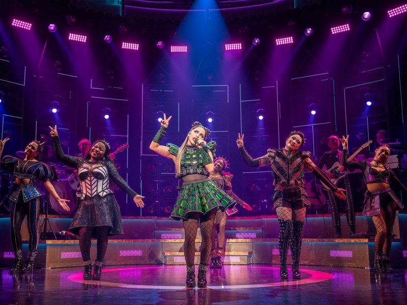 Gaby Albo as Anne Boleyn (center) in The North American Tour Boleyn Company of SIX